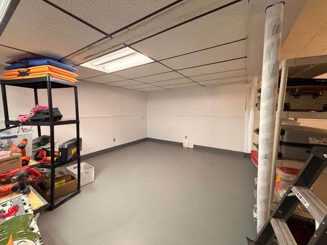 306 Woodbrook DR, Covington, VA 24426