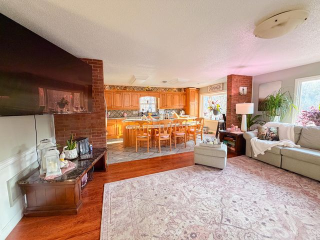 306 Woodbrook DR, Covington, VA 24426