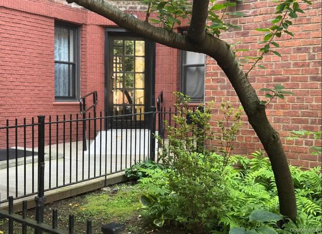 65-39 108th Street E6, Forest Hills, NY 11375