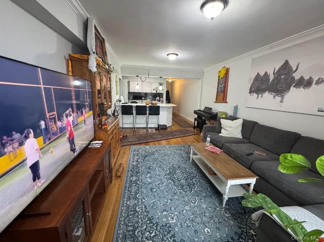 65-39 108th Street E6, Forest Hills, NY 11375