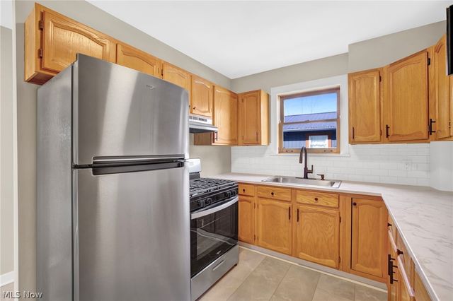 941 Carnegie Avenue, Akron, OH 44314