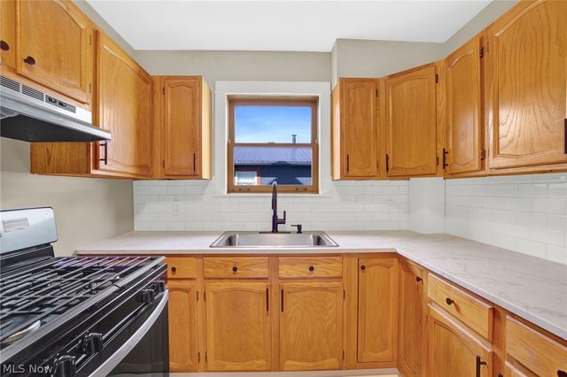 941 Carnegie Avenue, Akron, OH 44314