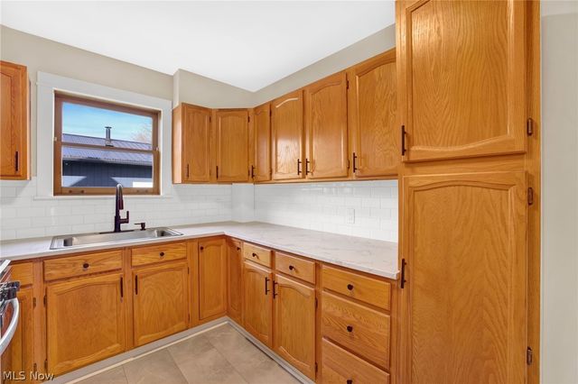 941 Carnegie Avenue, Akron, OH 44314