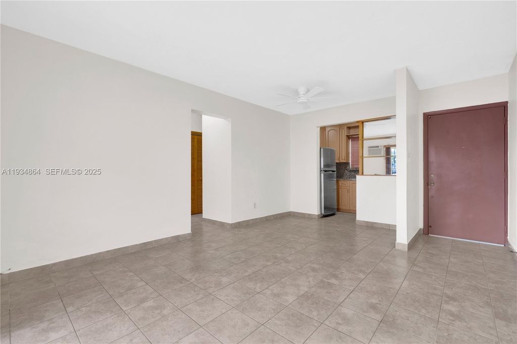 Image 5 of property listing at 47 NW 47th Ave 1, Miami, FL 33126