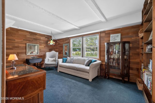 22 River Drive, Marlboro, NJ 07746
