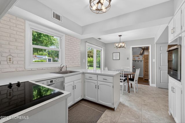 22 River Drive, Marlboro, NJ 07746