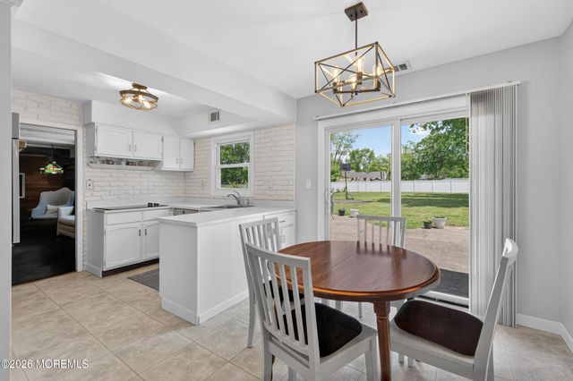 22 River Drive, Marlboro, NJ 07746