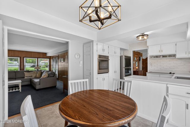 22 River Drive, Marlboro, NJ 07746