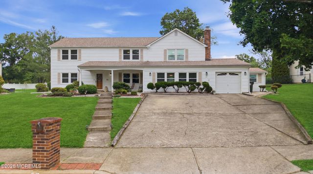22 River Drive, Marlboro, NJ 07746