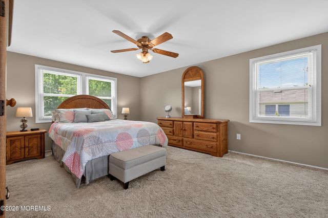 22 River Drive, Marlboro, NJ 07746