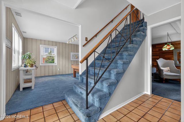 22 River Drive, Marlboro, NJ 07746