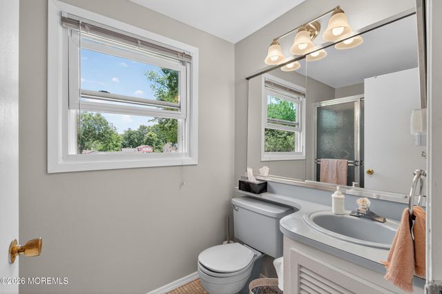 22 River Drive, Marlboro, NJ 07746