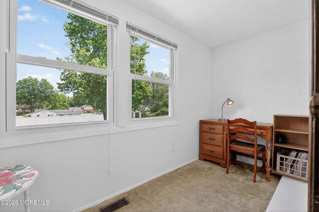 22 River Drive, Marlboro, NJ 07746