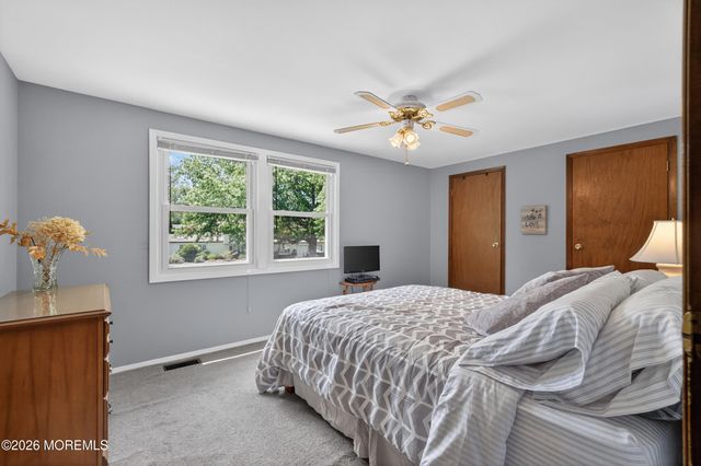 22 River Drive, Marlboro, NJ 07746