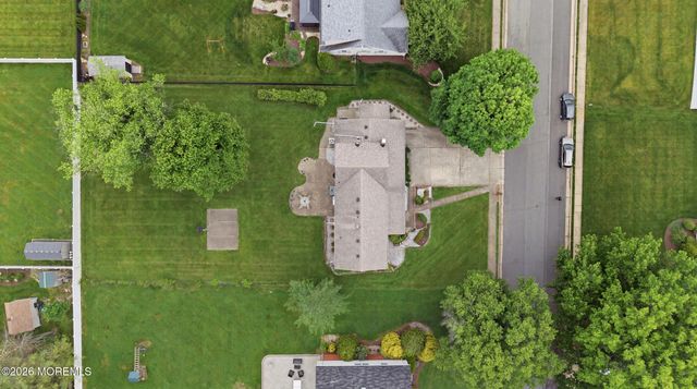 22 River Drive, Marlboro, NJ 07746
