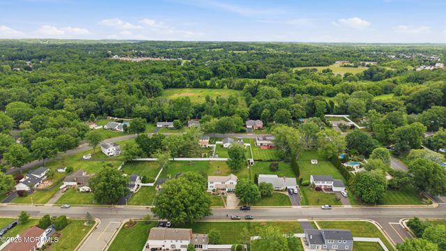 22 River Drive, Marlboro, NJ 07746