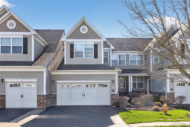 33 Pritchard Court, Fishkill, NY 12524
