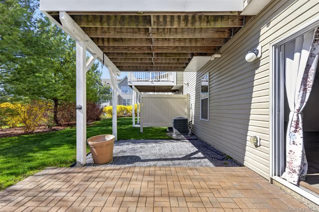 33 Pritchard Court, Fishkill, NY 12524