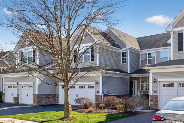 33 Pritchard Court, Fishkill, NY 12524