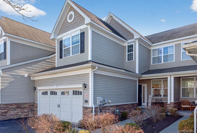 33 Pritchard Court, Fishkill, NY 12524