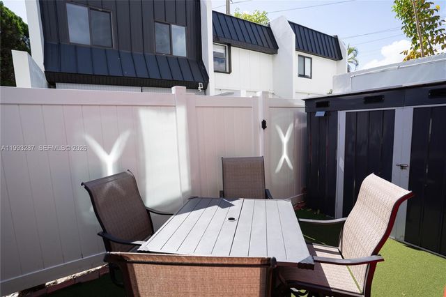 5555 Ludlam Rd 46, South Miami, FL 33155