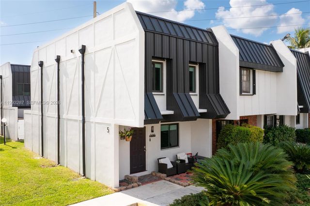 5555 Ludlam Rd 46, South Miami, FL 33155