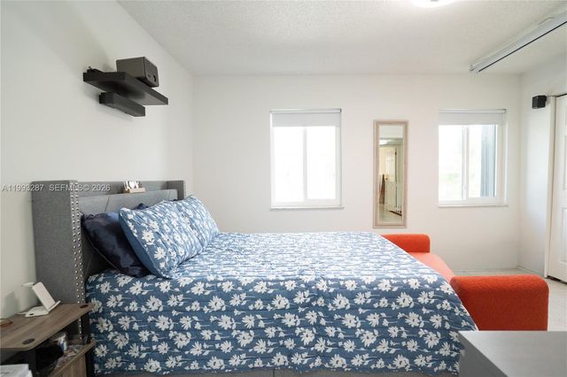 5555 Ludlam Rd 46, South Miami, FL 33155