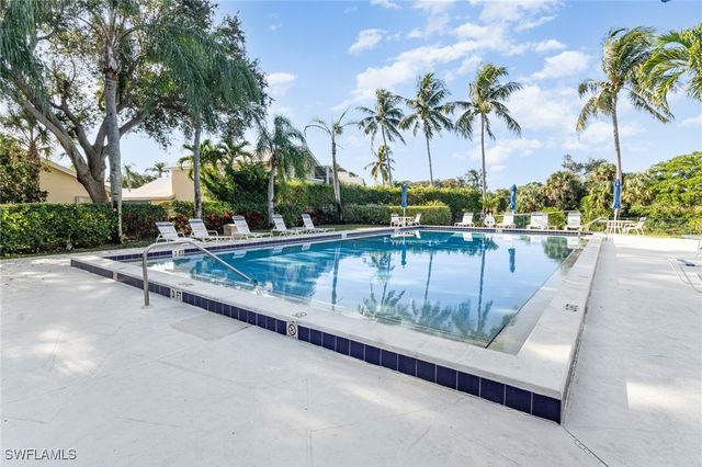 1530 Imperial Golf Course BLVD 322, Naples, FL 34110