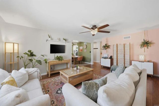 976 Finch Street, El Cajon, CA 92020