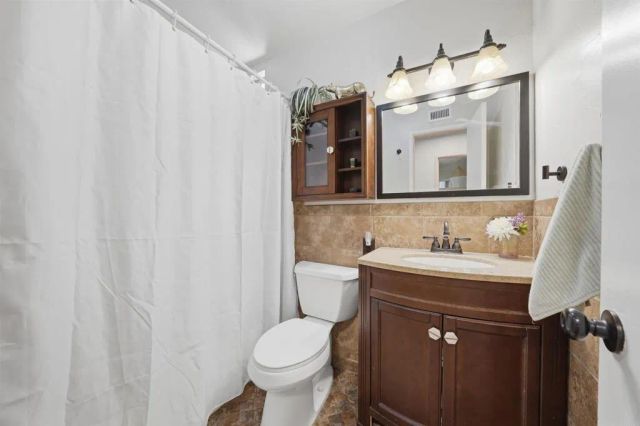 976 Finch Street, El Cajon, CA 92020