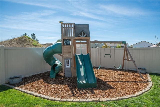 8125 S Safflower St, Cheney, WA 99004