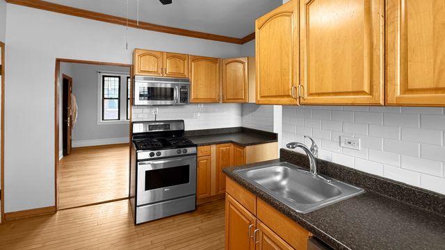 510 Madison Street 3S, Oak Park, IL 60302