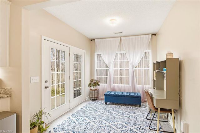 1664 Olivers Crossing Circle, Winston-salem, NC 27127