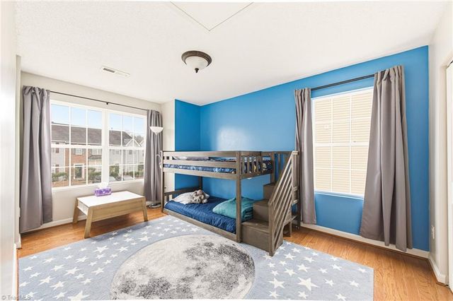 1664 Olivers Crossing Circle, Winston-salem, NC 27127