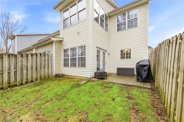 1664 Olivers Crossing Circle, Winston-salem, NC 27127