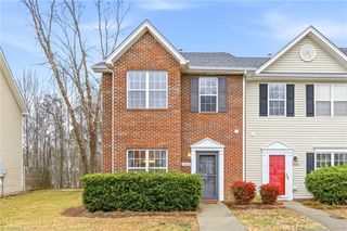 1664 Olivers Crossing Circle, Winston-salem, NC 27127