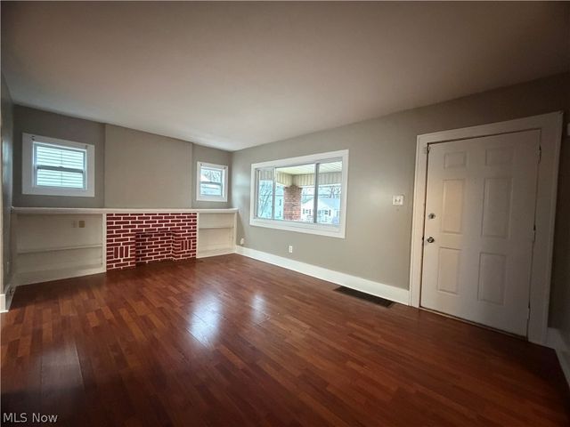 379 Noble Avenue, Akron, OH 44320