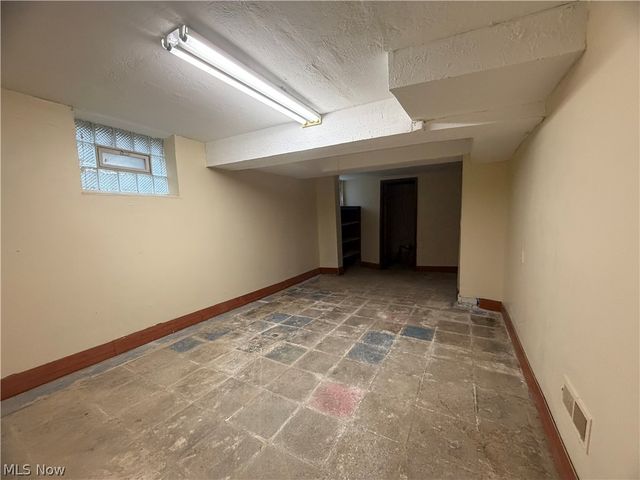 379 Noble Avenue, Akron, OH 44320