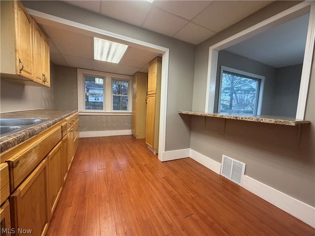 379 Noble Avenue, Akron, OH 44320