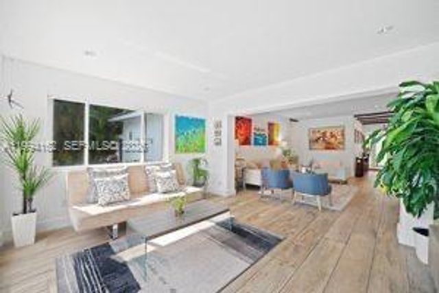 3551 E Glencoe St, Miami, FL 33133