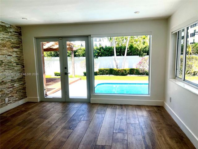 3551 E Glencoe St, Miami, FL 33133