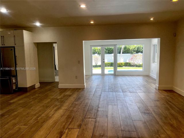 3551 E Glencoe St, Miami, FL 33133