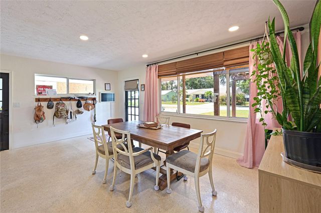 5812 2ND AVENUE DRIVE NW, Bradenton, FL 34209