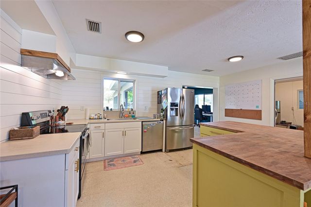 5812 2ND AVENUE DRIVE NW, Bradenton, FL 34209