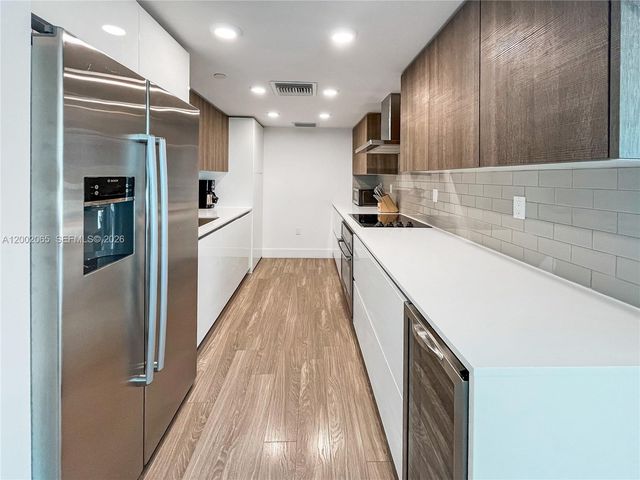 1025 92nd St 401, Bay Harbor Islands, FL 33154