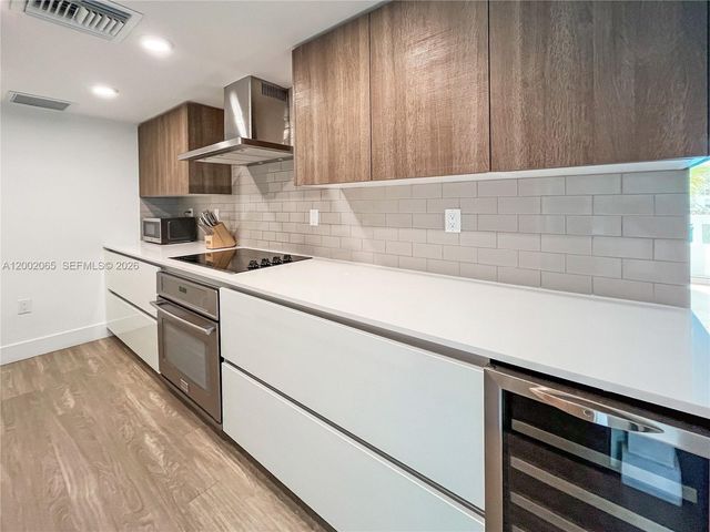 1025 92nd St 401, Bay Harbor Islands, FL 33154