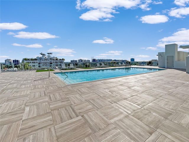 1025 92nd St 401, Bay Harbor Islands, FL 33154