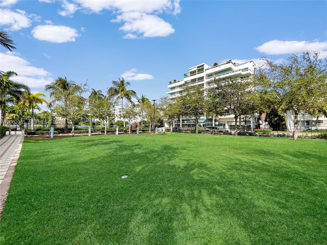 1025 92nd St 401, Bay Harbor Islands, FL 33154