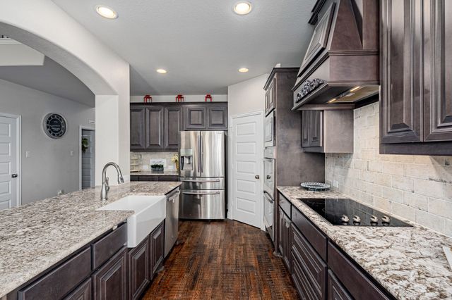 112 Walnut Drive, Van Alstyne, TX 75495