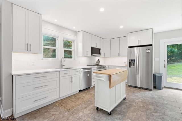 21 Nassau St, North Haledon Boro, NJ 07508